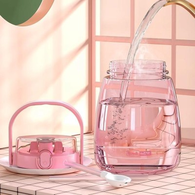 Portable large capacity water cup, high temperature resistant children's straw cup